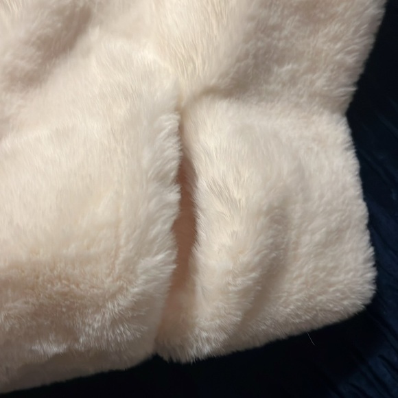 NWT APPARIS Bambi Scarf - Ivory‎ (Last One) - Picture 8 of 8